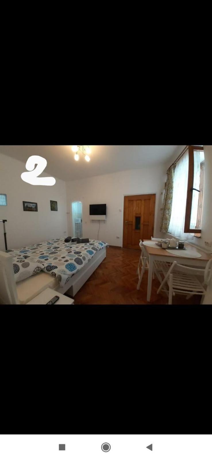 Central Studio In Historic Center Brasov Bagian luar foto
