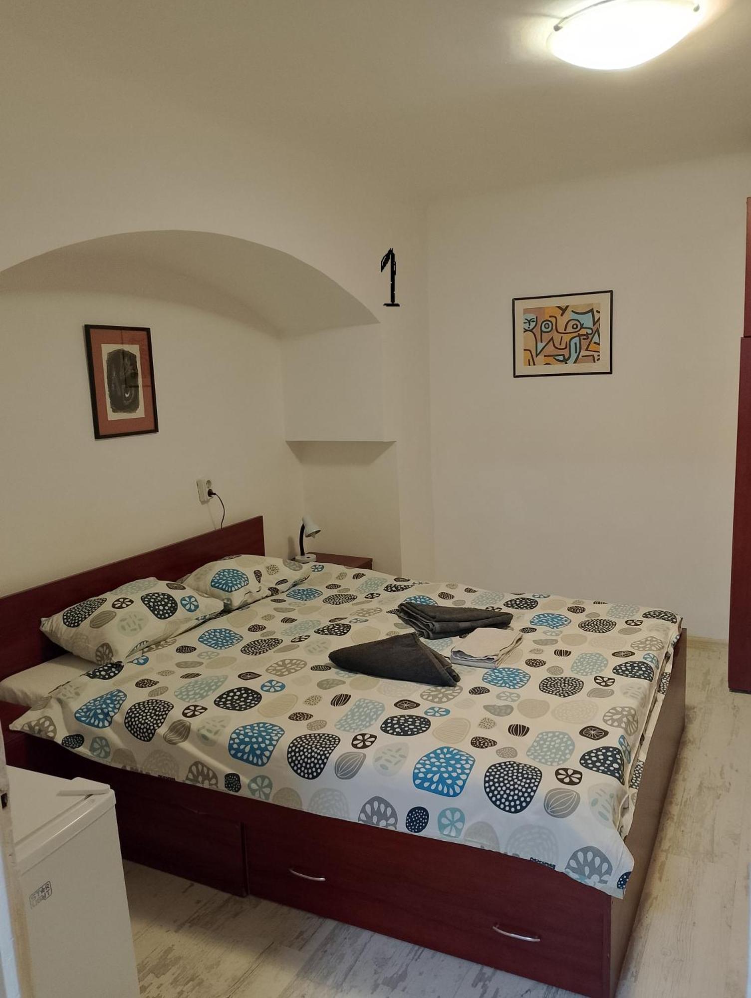 Central Studio In Historic Center Brasov Bagian luar foto