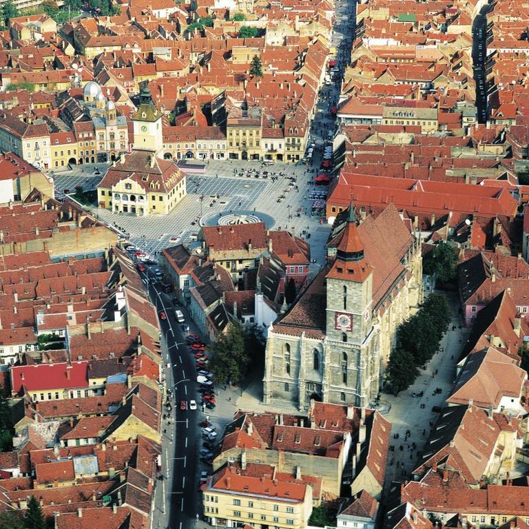 Central Studio In Historic Center Brasov Bagian luar foto
